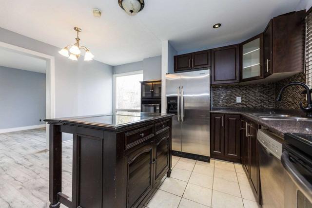 8 Juliana Sq, House detached with 3 bedrooms, 2 bathrooms and 4 parking in Brampton ON | Image 26