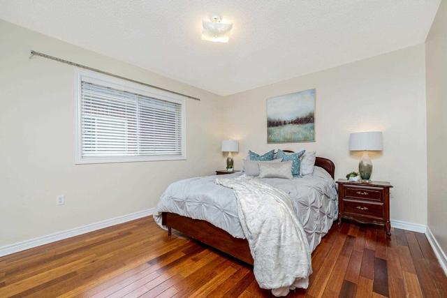 254 Malick St, House detached with 2 bedrooms, 3 bathrooms and 3 parking in Milton ON | Image 5