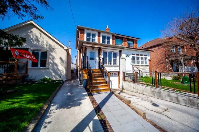 220 Nairn Ave, House semidetached with 3 bedrooms, 2 bathrooms and 2 parking in Toronto ON | Image 21