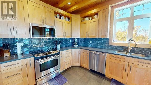 13113 Sunnyside Drive, House detached with 5 bedrooms, 4 bathrooms and null parking in Peace River C BC | Image 7