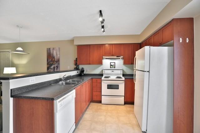 301 - 1490 Bishops Gate, Condo with 2 bedrooms, 2 bathrooms and 2 parking in Oakville ON | Image 8