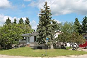 700 8 Street, House detached with 1 bedrooms, 1 bathrooms and 1 parking in Yellowhead County AB | Image 1