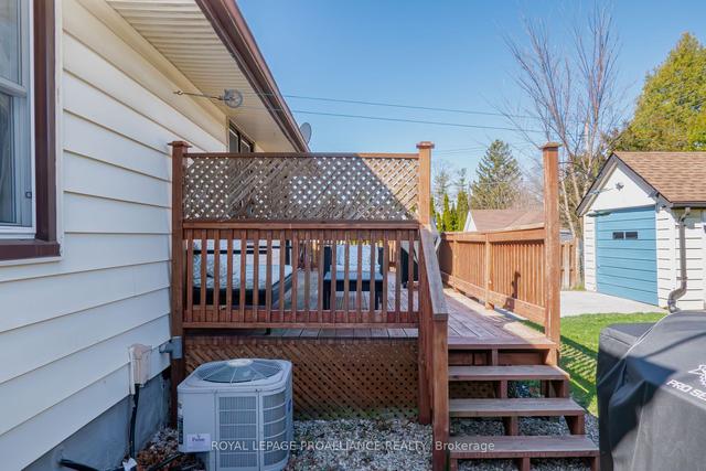 85 First Ave, House detached with 2 bedrooms, 1 bathrooms and 5 parking in Quinte West ON | Image 5