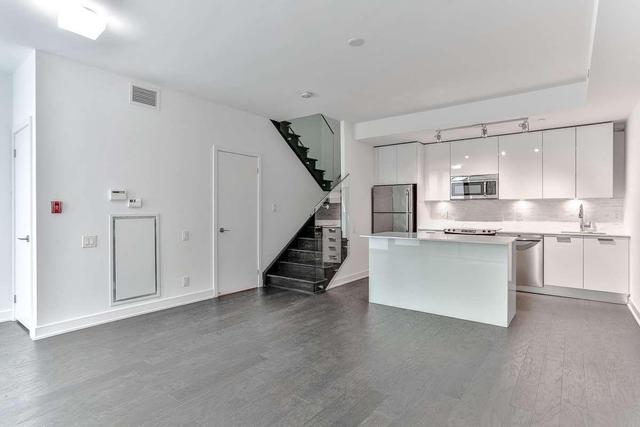 Th 103 - 1815 Yonge St, Townhouse with 2 bedrooms, 2 bathrooms and 1 parking in Toronto ON | Image 3