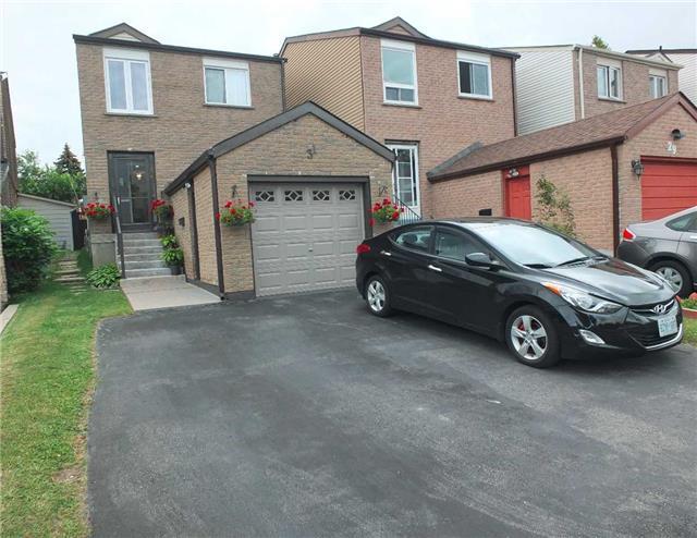 31 Riviera Dr, House attached with 3 bedrooms, 3 bathrooms and 3 parking in Vaughan ON | Image 1