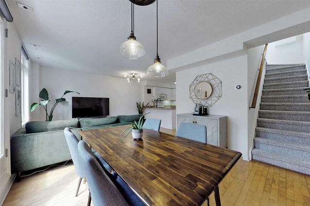 1403 - 12 Sudbury St, Townhouse with 3 bedrooms, 2 bathrooms and 2 parking in Toronto ON | Image 6