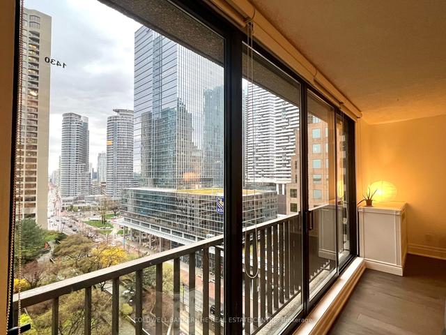 1430 - 33 Harbour Sq, Condo with 1 bedrooms, 1 bathrooms and 1 parking in Toronto ON | Image 1