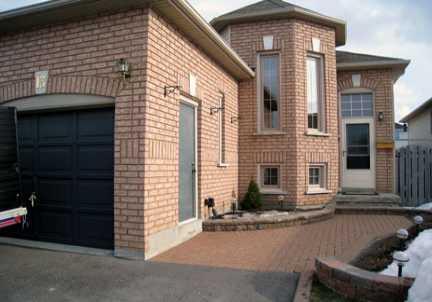 13 Willey Dr, House detached with 3 bedrooms, 2 bathrooms and 3 parking in Clarington ON | Image 2