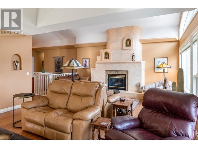 2279 Selkirk Drive, House detached with 3 bedrooms, 3 bathrooms and 2 parking in Kelowna BC | Image 20