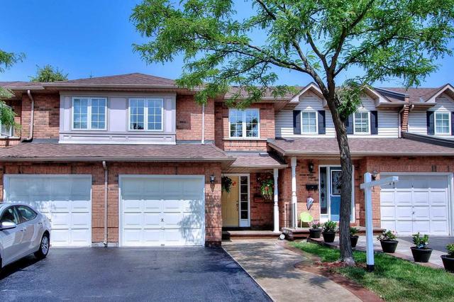10 - 10 Cherrytree Dr, Townhouse with 3 bedrooms, 3 bathrooms and 1 parking in Brampton ON | Image 1