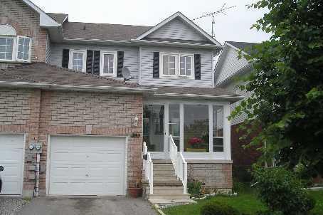 425 Drew St, House attached with 3 bedrooms, 2 bathrooms and 1 parking in Oshawa ON | Image 1