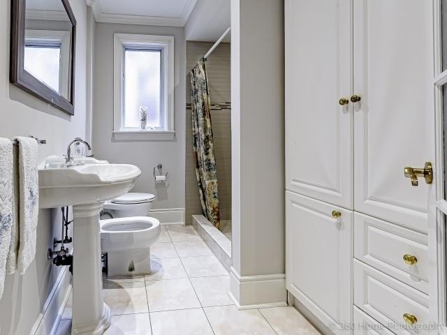 263 Crawford St, House semidetached with 4 bedrooms, 3 bathrooms and 2 parking in Toronto ON | Image 7