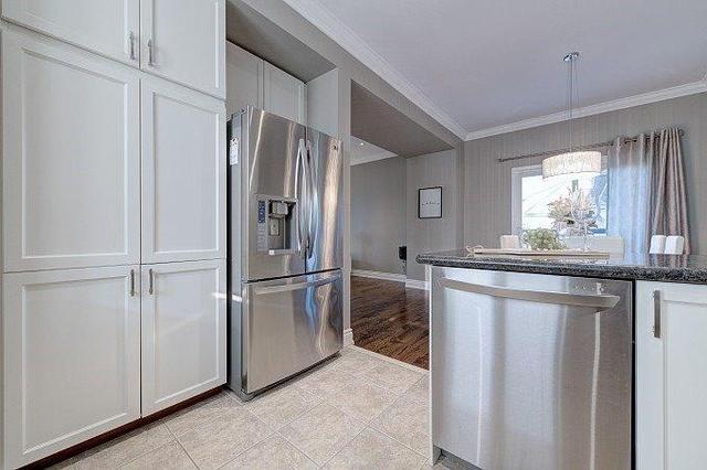 6 - 2303 Central Park Dr, Townhouse with 3 bedrooms, 3 bathrooms and 2 parking in Oakville ON | Image 12