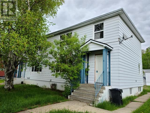2, - 11019 99 Street, Home with 3 bedrooms, 1 bathrooms and null parking in Peace River AB | Card Image