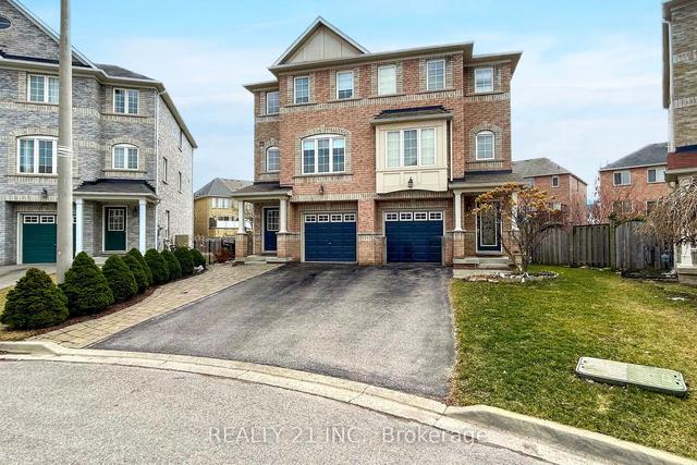 29 Wilkes Cres, House semidetached with 3 bedrooms, 4 bathrooms and 2 parking in Toronto ON | Image 1
