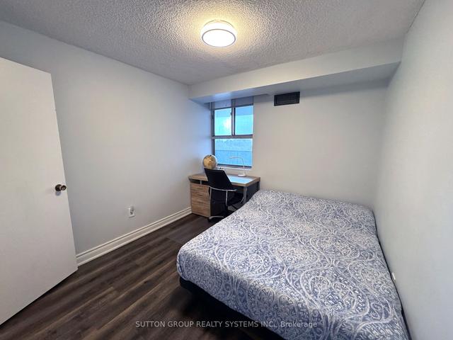 901 - 10 Tobermory Dr, Condo with 2 bedrooms, 1 bathrooms and 1 parking in Toronto ON | Image 5