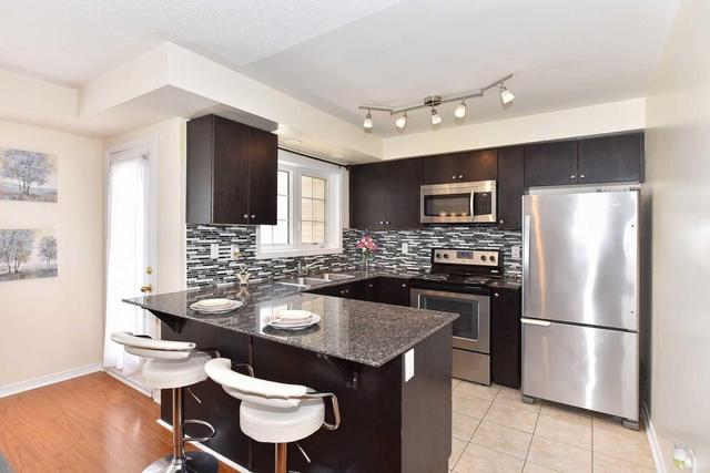 172 Kingston Rd W, Townhouse with 2 bedrooms, 2 bathrooms and 1 parking in Ajax ON | Image 10