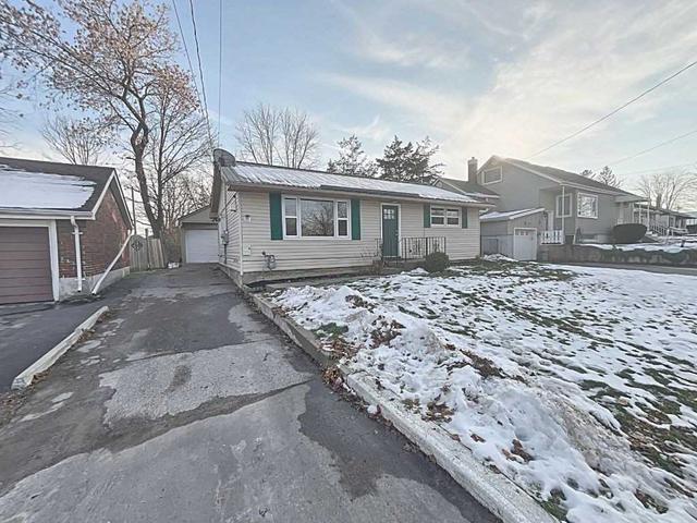 23 Orchard Dr, House detached with 3 bedrooms, 1 bathrooms and 4 parking in Belleville ON | Card Image