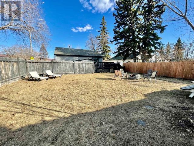 822 10 Street, House detached with 3 bedrooms, 1 bathrooms and 3 parking in Wainwright AB | Image 38