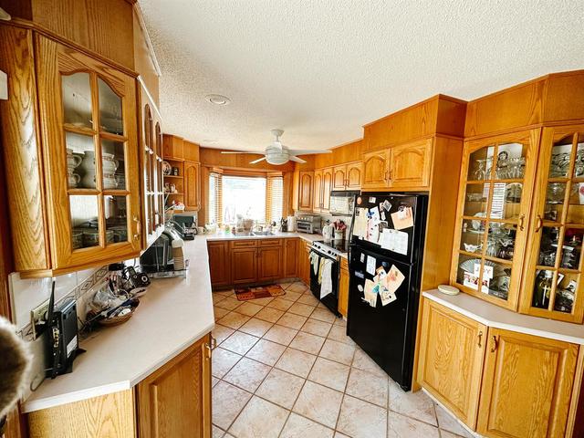 5704 52a Avenue, House detached with 3 bedrooms, 1 bathrooms and 2 parking in Rocky Mountain House AB | Image 9