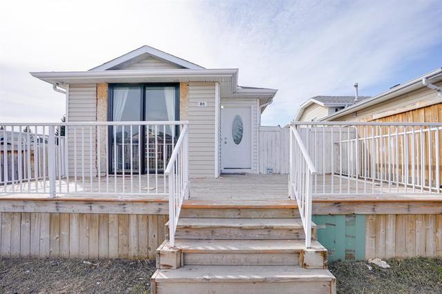 81 Taradale Drive Ne, House detached with 3 bedrooms, 2 bathrooms and 4 parking in Calgary AB | Image 1