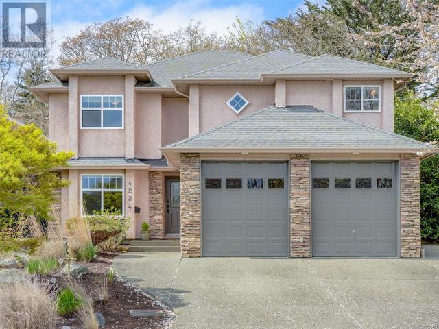 4224 Oakview Pl, House detached with 5 bedrooms, 5 bathrooms and 2 parking in Saanich BC | Image 1