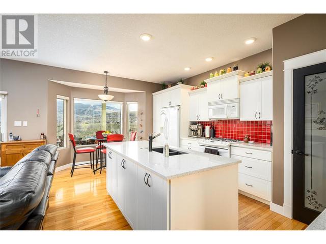 307 Country Estate Place, House detached with 4 bedrooms, 2 bathrooms and 2 parking in Vernon BC | Image 7