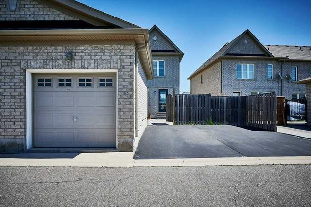 2386 Baronwood Dr, House attached with 3 bedrooms, 4 bathrooms and 3 parking in Oakville ON | Image 28