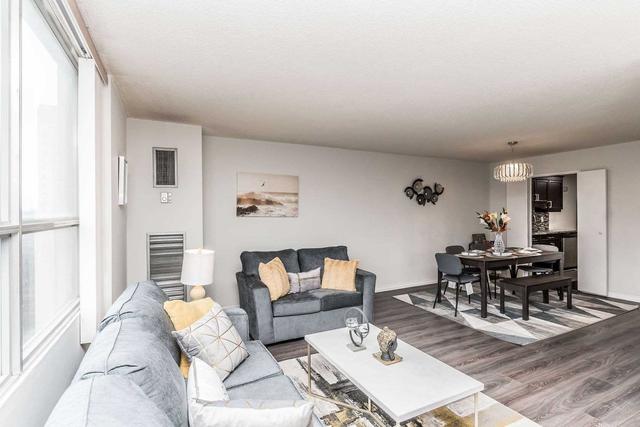 501 - 40 Panorama Crt, Condo with 3 bedrooms, 2 bathrooms and 1 parking in Toronto ON | Image 6