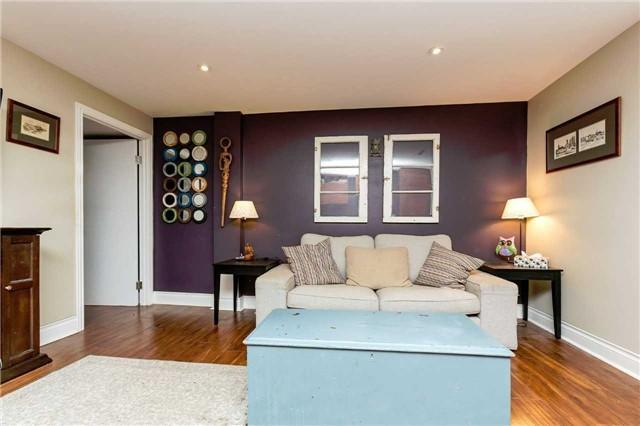 22 Woodcliff Pl, House detached with 3 bedrooms, 2 bathrooms and 2 parking in Toronto ON | Image 9