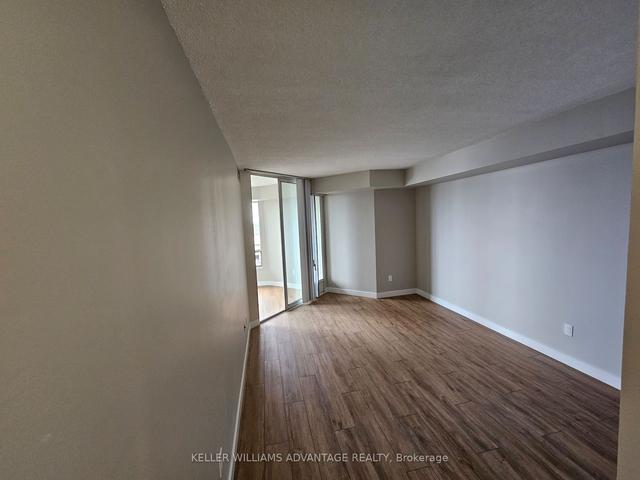 1108 - 26 Hanover Rd, Condo with 2 bedrooms, 2 bathrooms and 2 parking in Brampton ON | Image 8