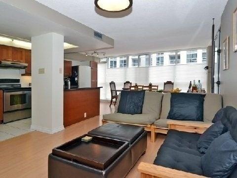 610 - 736 Bay St, Condo with 2 bedrooms, 2 bathrooms and 1 parking in Toronto ON | Image 1