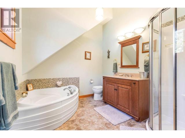 7331 Fintry Delta Road, House detached with 3 bedrooms, 2 bathrooms and 2 parking in Central Okanagan West BC | Image 24