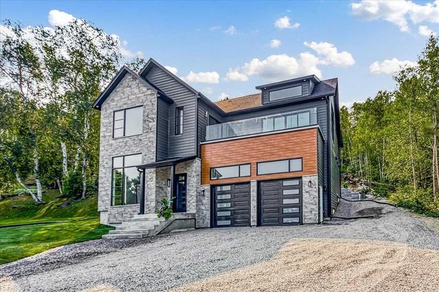 899 Dew Drop Rd, House detached with 4 bedrooms, 4 bathrooms and 6 parking in Greater Sudbury ON | Image 1