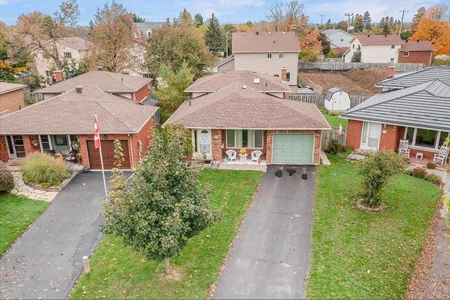 57 Buchanan St, House detached with 3 bedrooms, 2 bathrooms and 4 parking in Barrie ON | Image 1