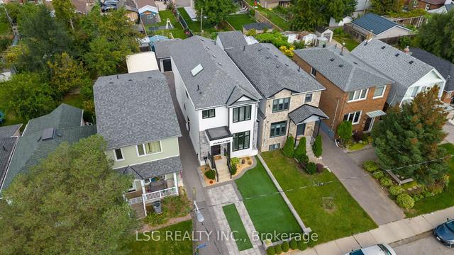 10 Marshall Blvd, House detached with 4 bedrooms, 4 bathrooms and 5 parking in Toronto ON | Image 27