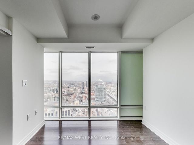 4407 - 8 The Esplanade Ave, Condo with 2 bedrooms, 2 bathrooms and 1 parking in Toronto ON | Image 17