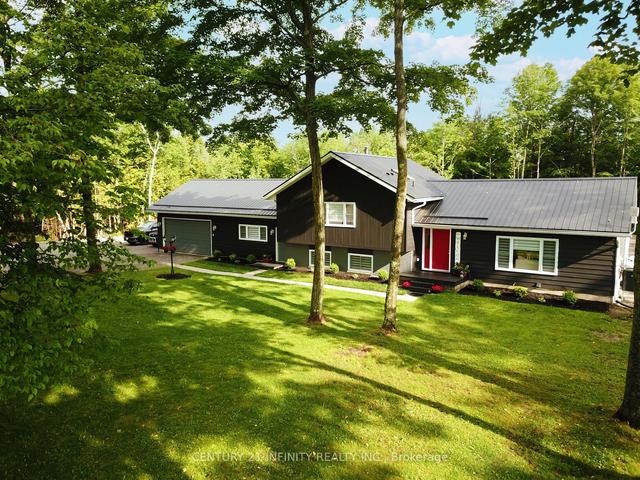 29 Cedar Glen Rd, House detached with 3 bedrooms, 3 bathrooms and 20 parking in Kawartha Lakes ON | Image 1