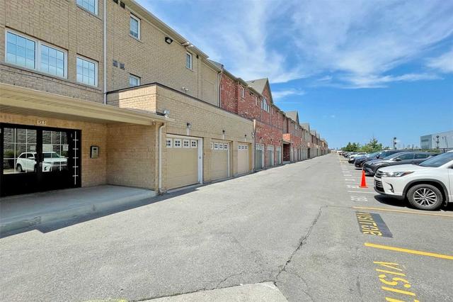 10 - 125 Isaac Devins Blvd, Townhouse with 2 bedrooms, 1 bathrooms and 1 parking in Toronto ON | Image 16