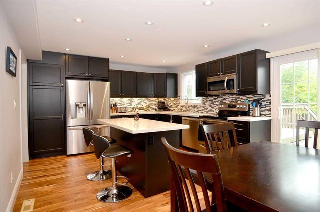 44 Hudson Cres, House semidetached with 3 bedrooms, 2 bathrooms and 4 parking in Bradford West Gwillimbury ON | Image 3