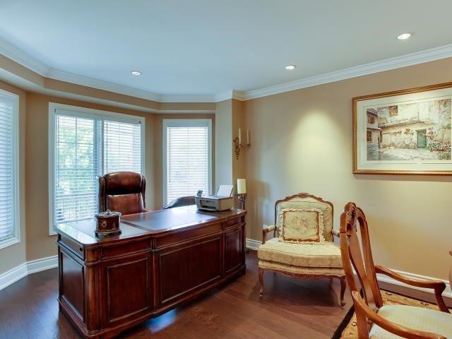 274 Falstaff Ave, House detached with 4 bedrooms, 4 bathrooms and 4 parking in Toronto ON | Image 5