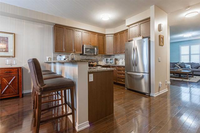 3 Soccavo Cres, Townhouse with 3 bedrooms, 4 bathrooms and 2 parking in Brampton ON | Image 8