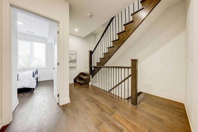 1 - 35 Dervock Cres, Townhouse with 4 bedrooms, 4 bathrooms and 2 parking in Toronto ON | Image 7