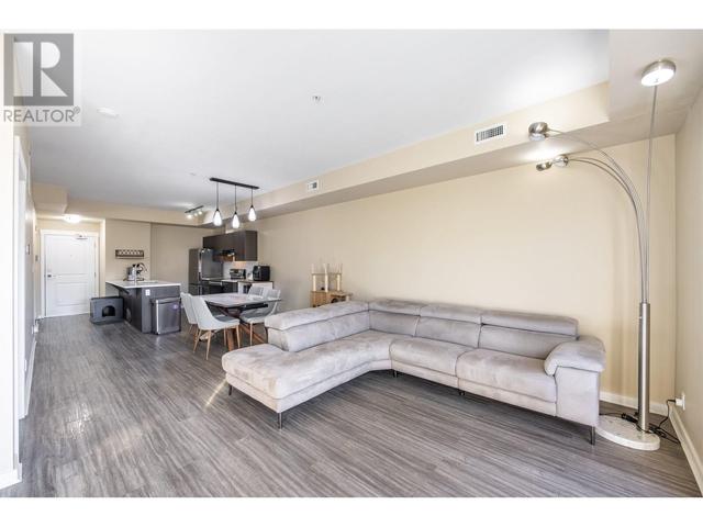 158 - 4099 Stolberg Street, Condo with 2 bedrooms, 2 bathrooms and 1 parking in Richmond BC | Image 4