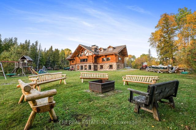 240 Kanichee Mine Rd, House detached with 9 bedrooms, 6 bathrooms and 6 parking in Temagami ON | Image 12