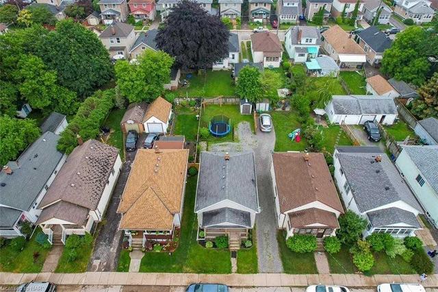 96 Vale Ave, House detached with 2 bedrooms, 1 bathrooms and 2 parking in St. Catharines ON | Image 7