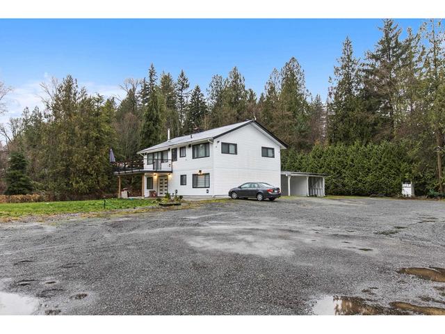8355 264 Street, House detached with 3 bedrooms, 3 bathrooms and 2 parking in Langley BC | Image 1