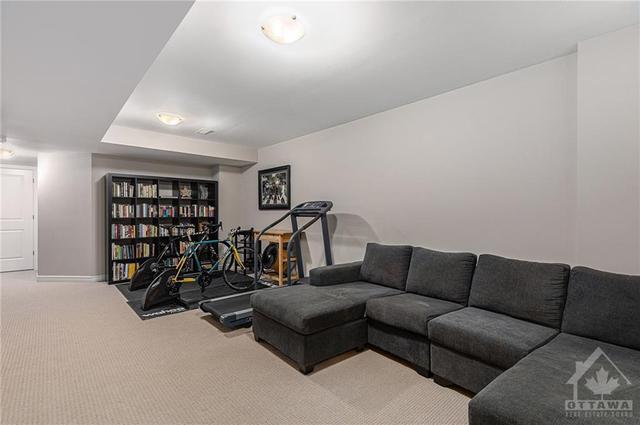 223 Halyard Way, Townhouse with 3 bedrooms, 3 bathrooms and 3 parking in Ottawa ON | Image 21