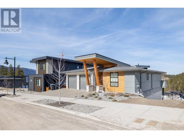 3179 Hilltown Drive, House detached with 5 bedrooms, 6 bathrooms and 4 parking in Kelowna BC | Image 2