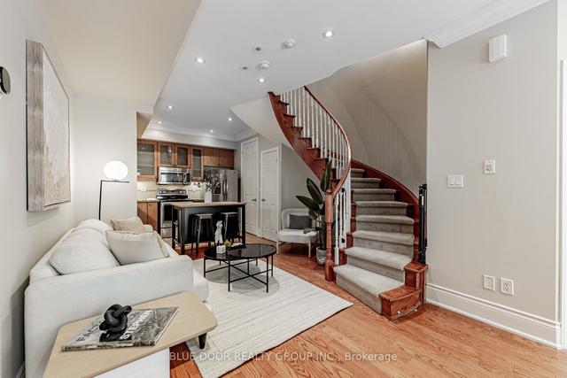 16 - 1970 Bloor St W, House attached with 2 bedrooms, 3 bathrooms and 1 parking in Toronto ON | Image 33